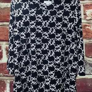 SUSAN GRAVER BLACK & WHITE CHAIN LINK TIERED PULLOVER BLOUSE